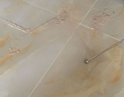 乌苏瓷砖空鼓维修公司分享粘合剂选择不当在瓷砖铺贴过程中可能导致以下问题